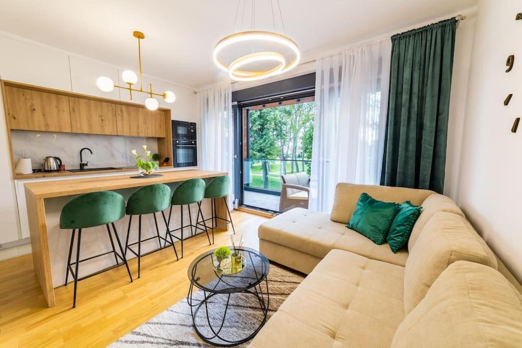 Apartman Lux Self Check-In วิโรวิติซา ภายนอก รูปภาพ