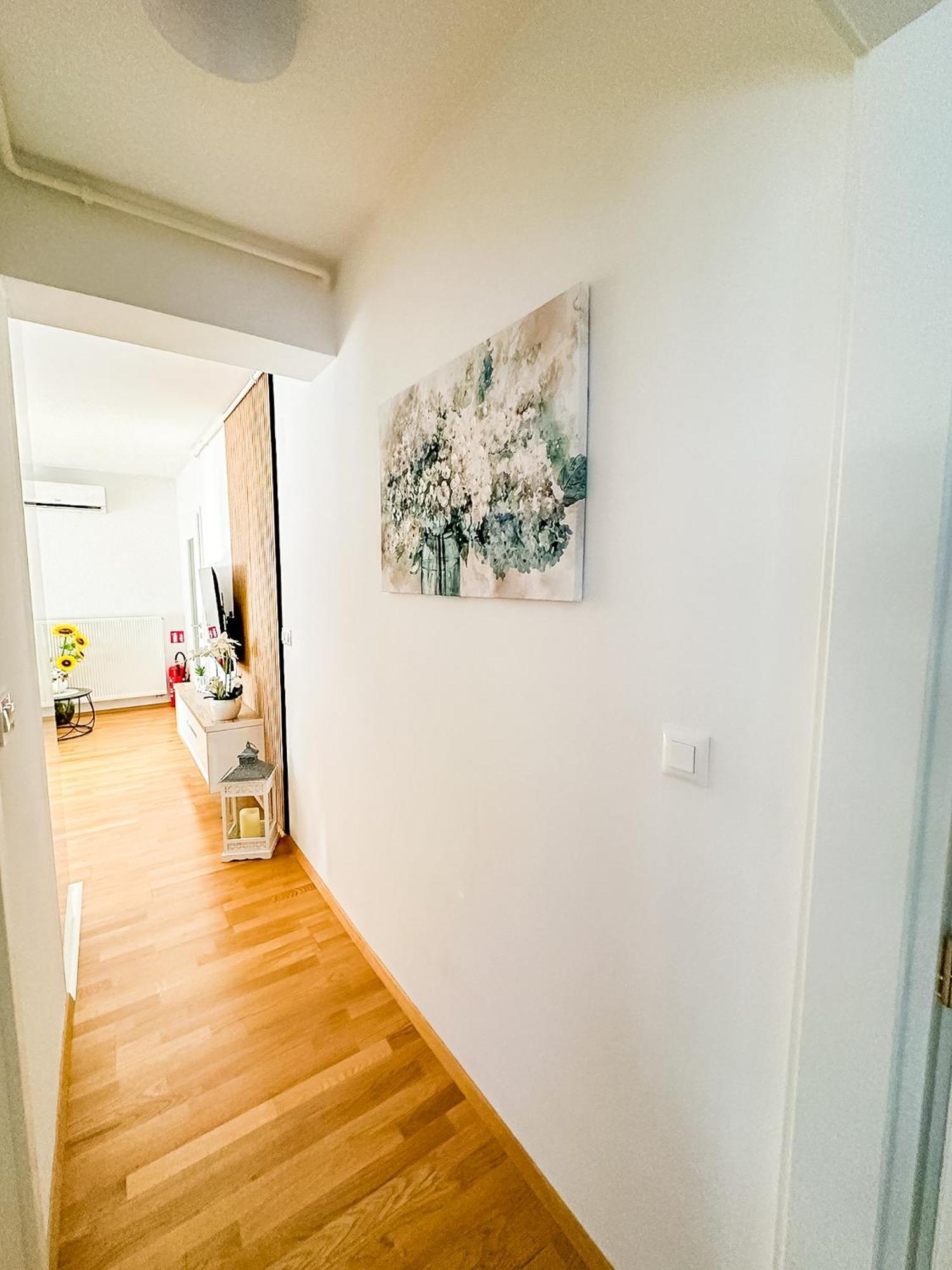 Apartman Lux Self Check-In วิโรวิติซา ภายนอก รูปภาพ